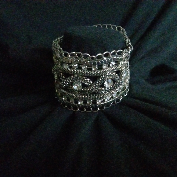 Gorgeous crystal rhinstonrmesh stamens Bracelet - Picture 3 of 6